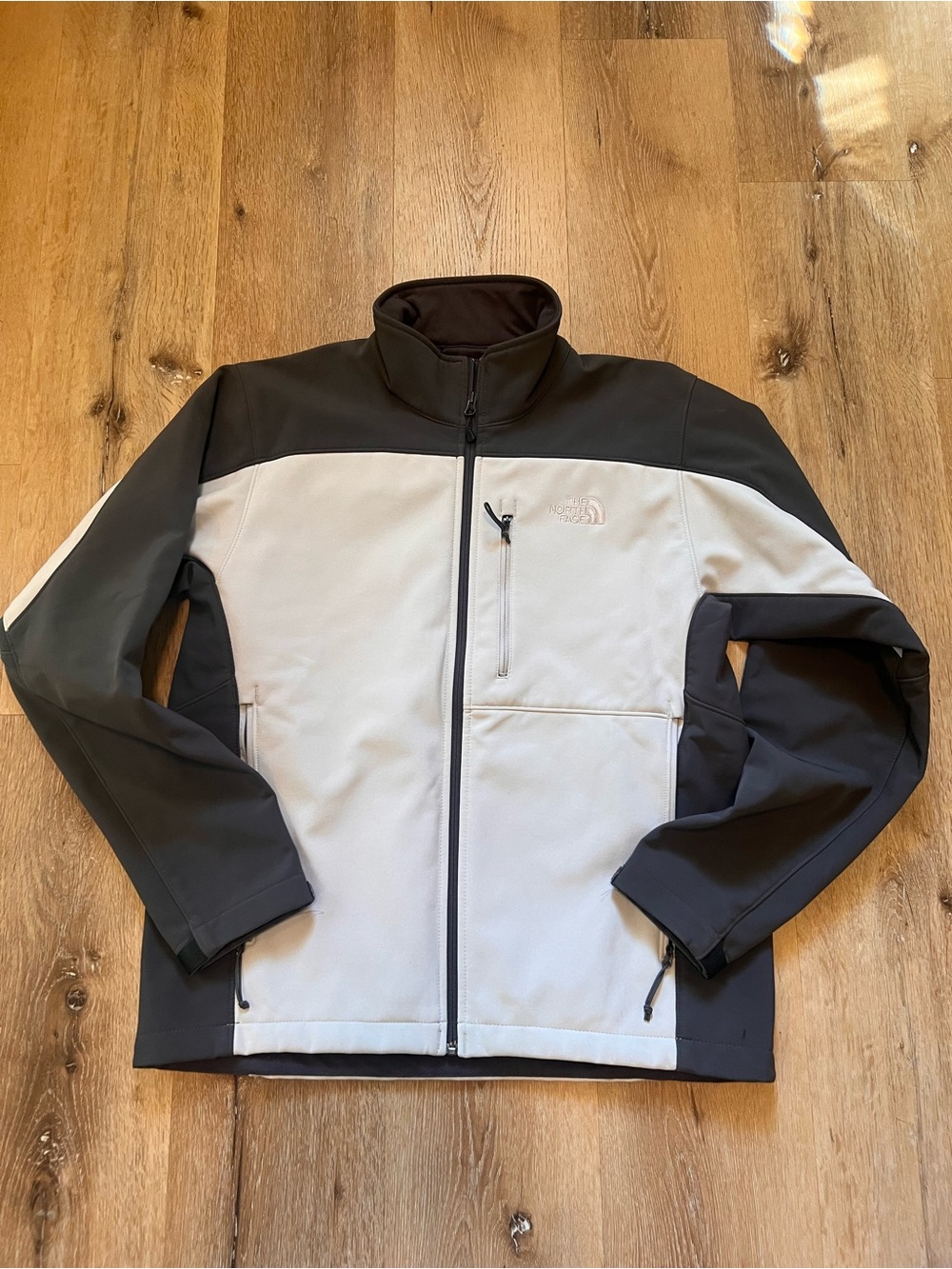 The North Face Men's Black & Light Gray Softshell Jacket Large
